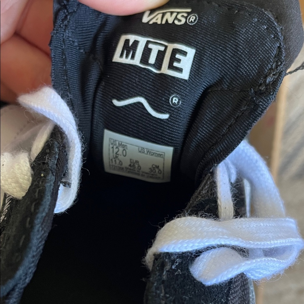 Vans Ultrarange Black and White Sneakers - Picture 3 of 4